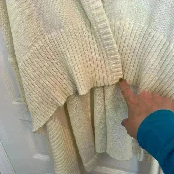 bebe White long Cardigan  Sweater - Picture 5 of 9